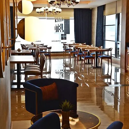 61 Park Aparthotel 3*