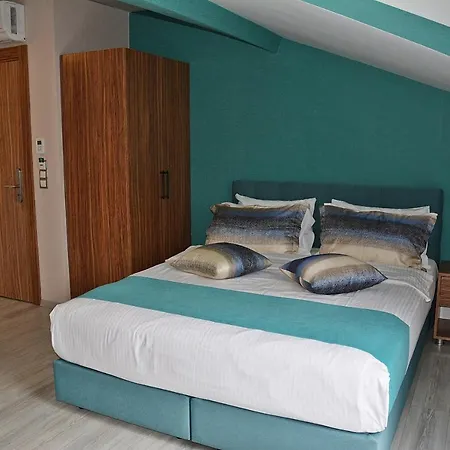 61 Park 3*
