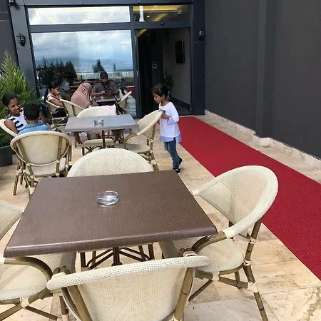 61 Park Aparthotel 3*